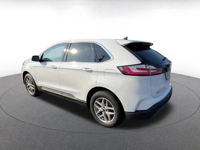 Photo of 2024 Oxford White Ford Edge