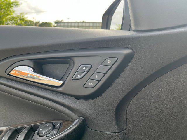 Photo of 2024 Mineral Gray Metallic Chevrolet Malibu