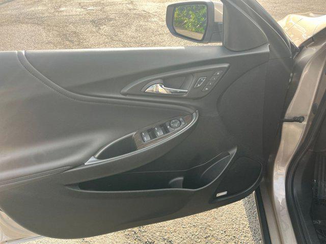Photo of 2024 Mineral Gray Metallic Chevrolet Malibu