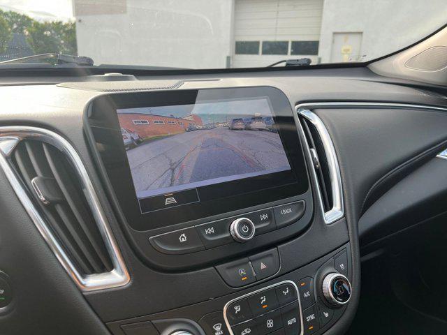 Photo of 2024 Mineral Gray Metallic Chevrolet Malibu