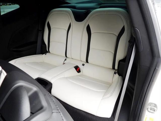 Photo of 2021 Summit White Chevrolet Camaro