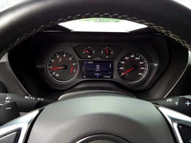 Photo of 2021 Summit White Chevrolet Camaro