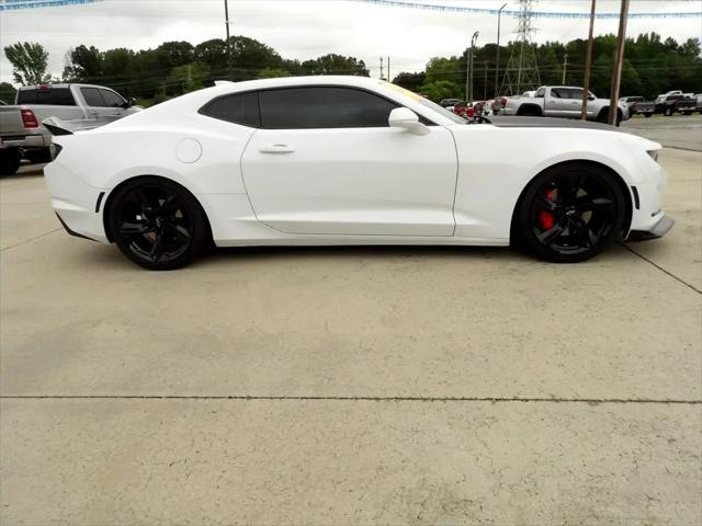 Photo of 2021 Summit White Chevrolet Camaro