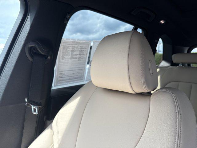 Photo of 2022 Mineral White Metallic BMW X5