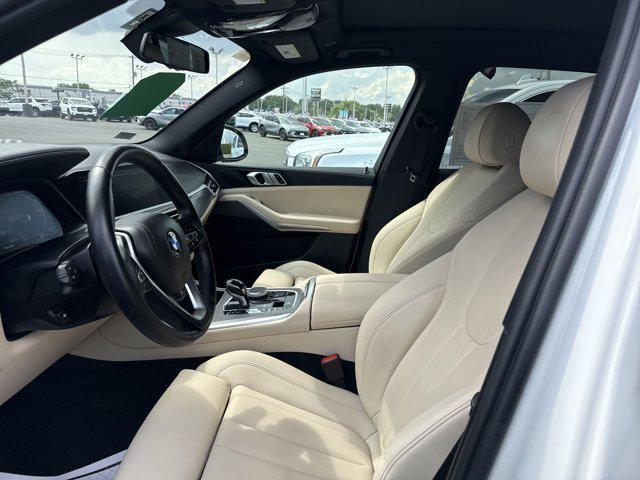 Photo of 2022 Mineral White Metallic BMW X5