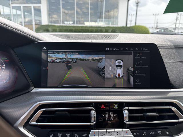 Photo of 2022 Mineral White Metallic BMW X5
