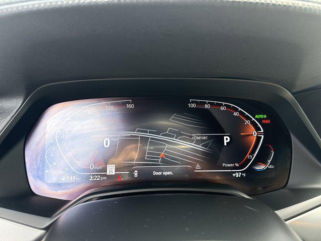 Photo of 2022 Mineral White Metallic BMW X5