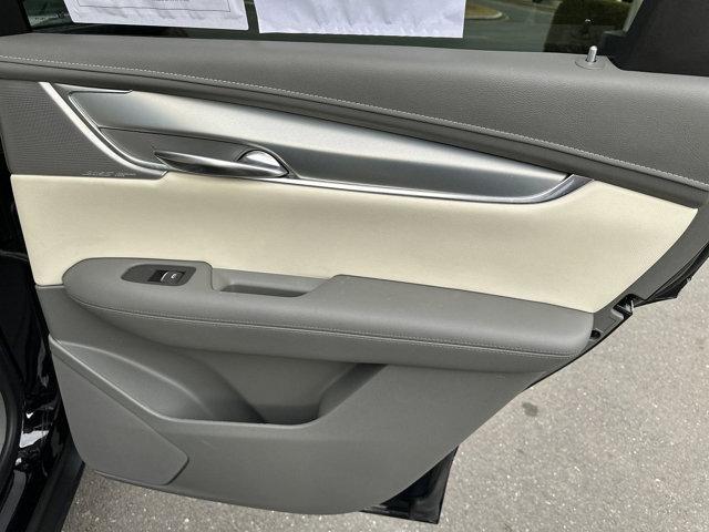Photo of 2021 Stellar Black Metallic Cadillac XT5