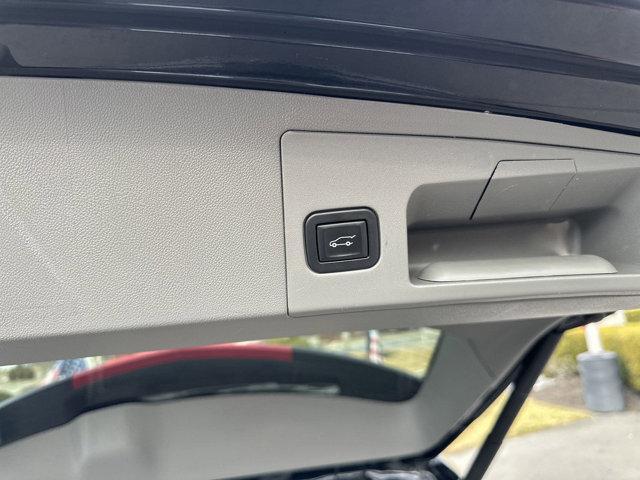 Photo of 2021 Stellar Black Metallic Cadillac XT5