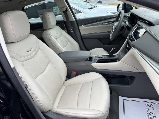 Photo of 2021 Stellar Black Metallic Cadillac XT5
