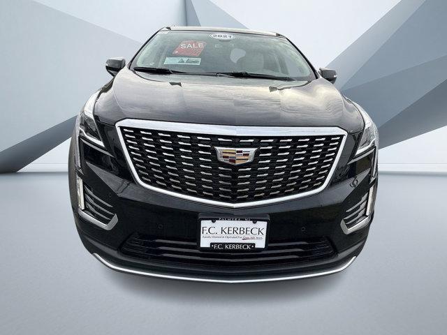 Photo of 2021 Stellar Black Metallic Cadillac XT5