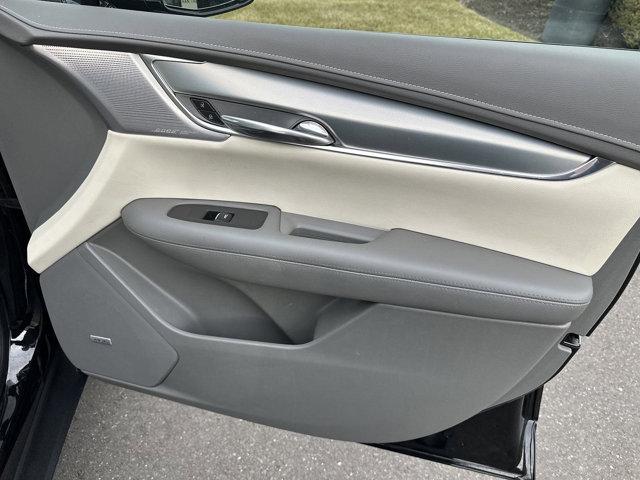 Photo of 2021 Stellar Black Metallic Cadillac XT5