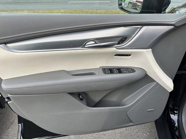 Photo of 2021 Stellar Black Metallic Cadillac XT5