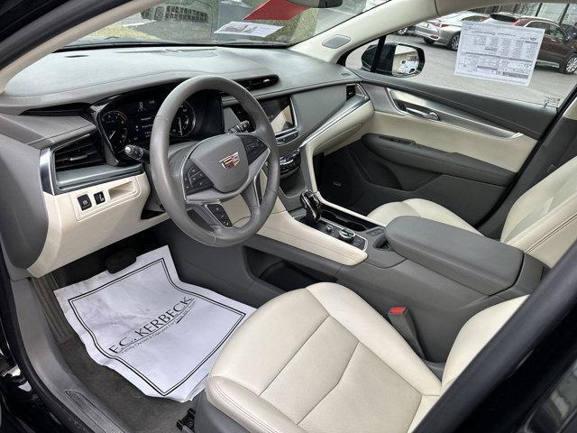 Photo of 2021 Stellar Black Metallic Cadillac XT5