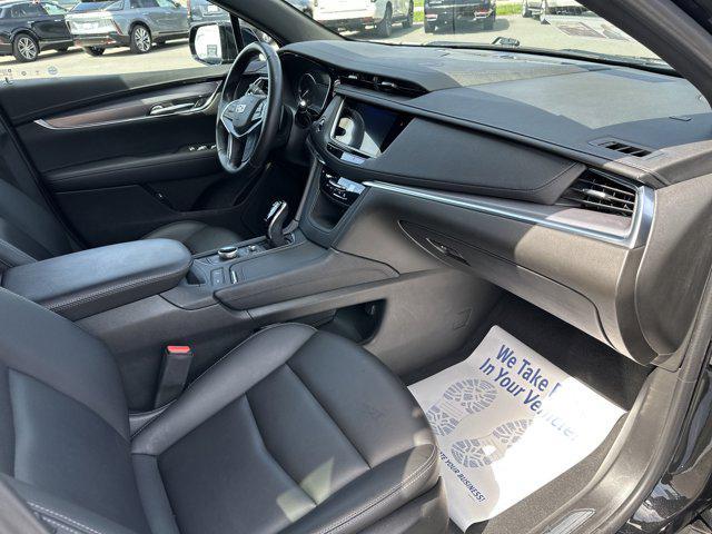 Photo of 2022 Stellar Black Metallic Cadillac XT5