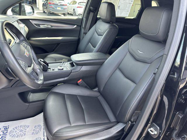 Photo of 2022 Stellar Black Metallic Cadillac XT5
