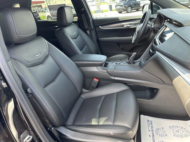 Photo of 2022 Stellar Black Metallic Cadillac XT5