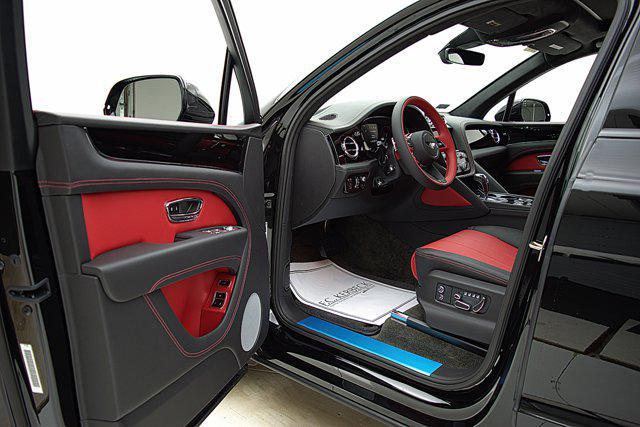Photo of 2023 Beluga Bentley Bentayga