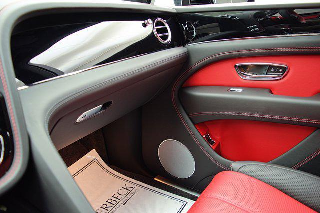 Photo of 2023 Beluga Bentley Bentayga