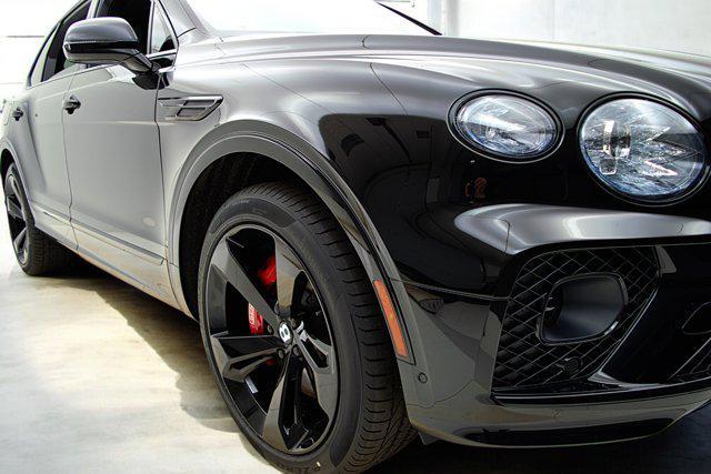 Photo of 2023 Beluga Bentley Bentayga