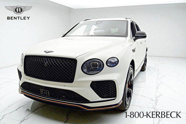 Photo of 2025 Glacier White Bentley Bentayga