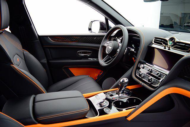 Photo of 2025 Glacier White Bentley Bentayga