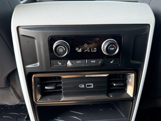 Photo of 2025 Graphite Blue Metallic GMC HUMMER EV Pickup