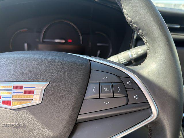 Photo of 2018 Radiant Silver Metallic Cadillac XT5