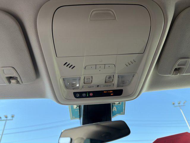 Photo of 2018 Radiant Silver Metallic Cadillac XT5