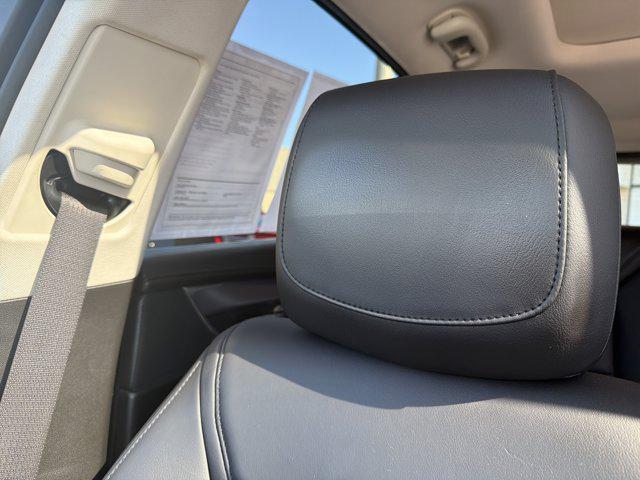 Photo of 2018 Radiant Silver Metallic Cadillac XT5