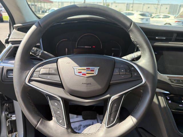 Photo of 2018 Radiant Silver Metallic Cadillac XT5