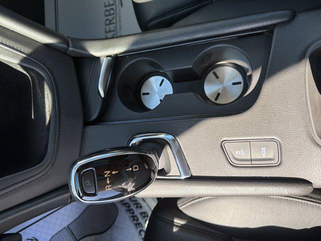 Photo of 2018 Radiant Silver Metallic Cadillac XT5