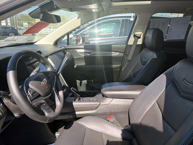 Photo of 2018 Radiant Silver Metallic Cadillac XT5