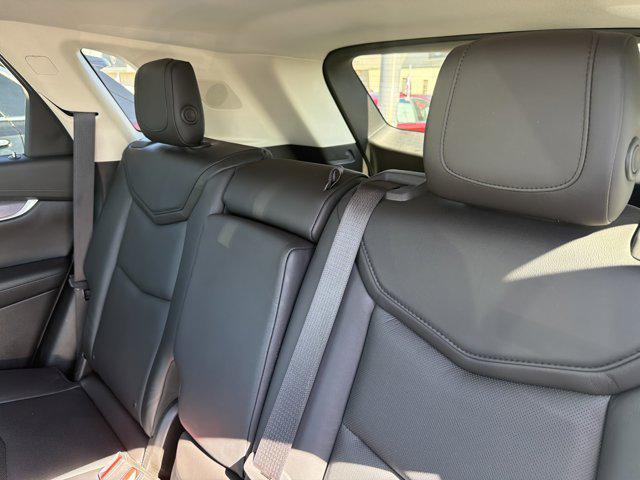 Photo of 2018 Radiant Silver Metallic Cadillac XT5