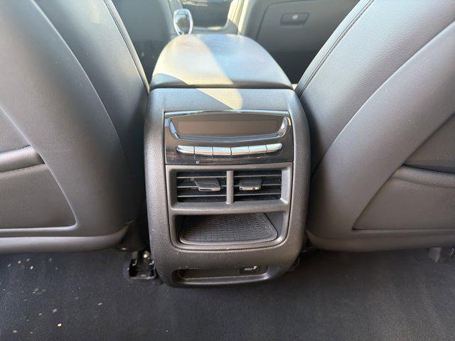 Photo of 2018 Radiant Silver Metallic Cadillac XT5