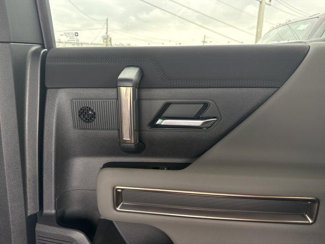 Photo of 2025 Void Black GMC HUMMER EV Pickup