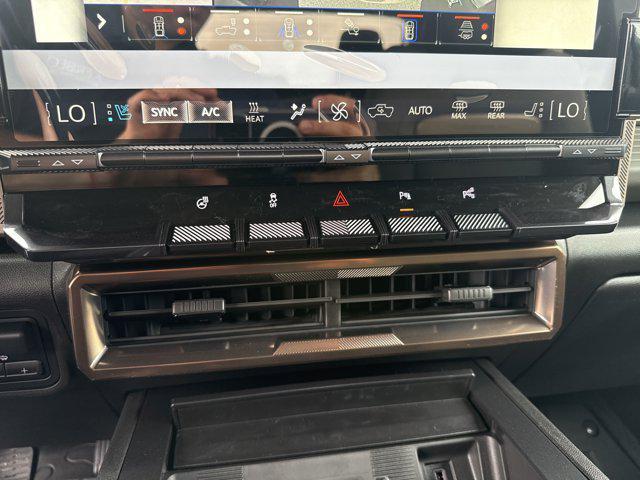 Photo of 2025 Void Black GMC HUMMER EV Pickup