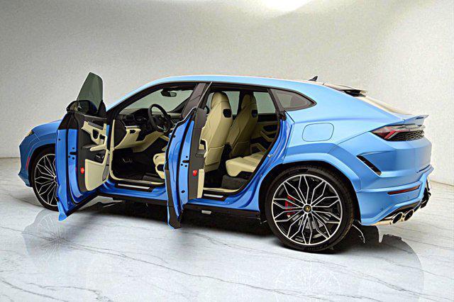 Photo of 2025 Blu Aegir Lamborghini Urus