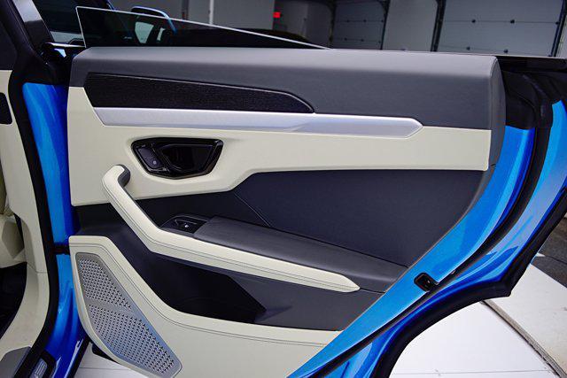 Photo of 2025 Blu Aegir Lamborghini Urus