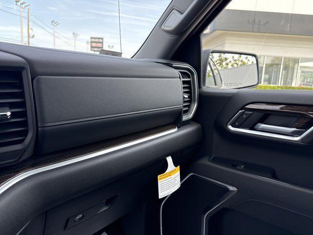 Photo of 2025 Summit White GMC Sierra 1500