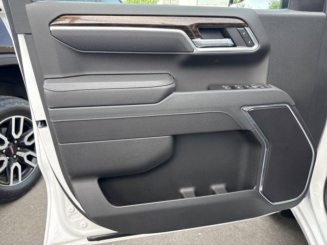 Photo of 2025 Summit White GMC Sierra 1500
