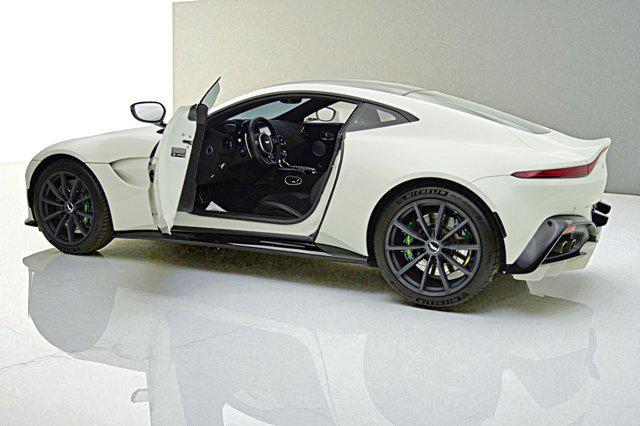 Photo of 2019 Stratus White Aston Martin Vantage