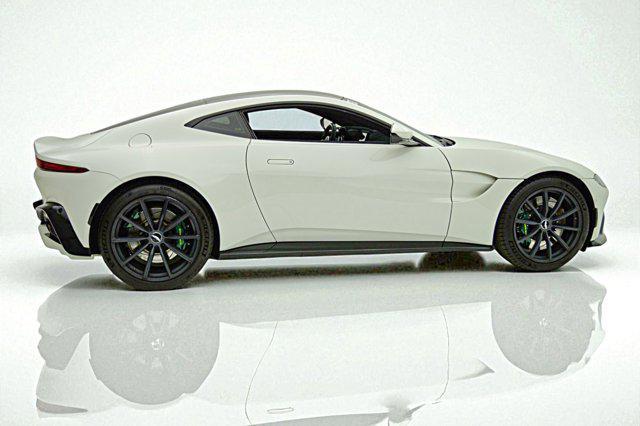 Photo of 2019 Stratus White Aston Martin Vantage