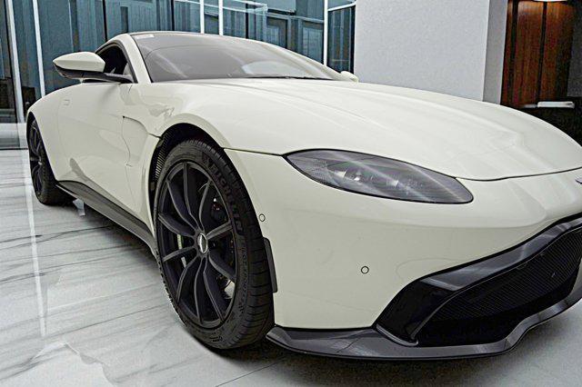 Photo of 2019 Stratus White Aston Martin Vantage