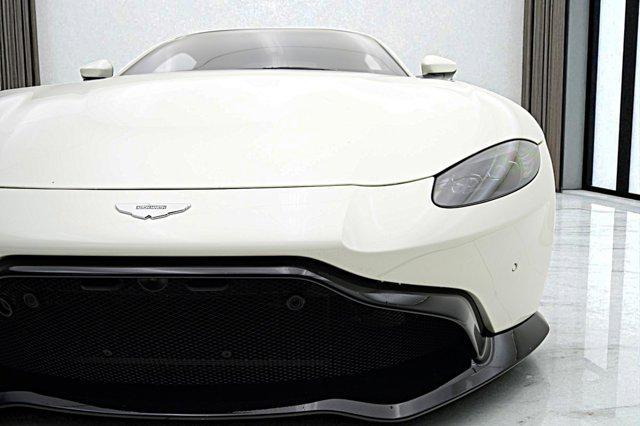 Photo of 2019 Stratus White Aston Martin Vantage