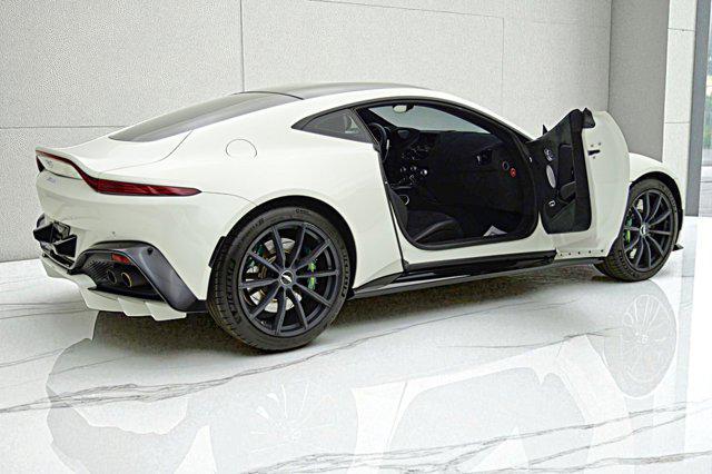 Photo of 2019 Stratus White Aston Martin Vantage