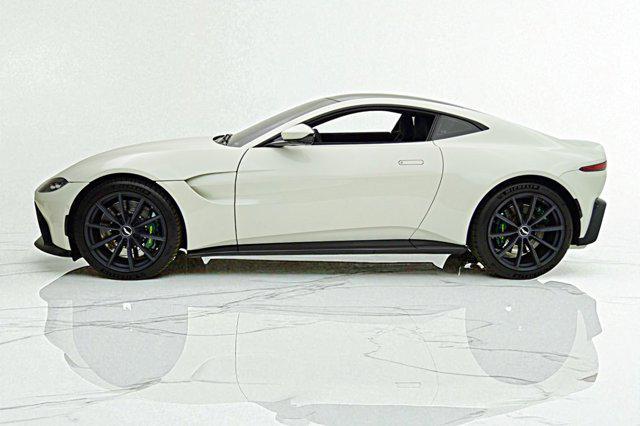 Photo of 2019 Stratus White Aston Martin Vantage