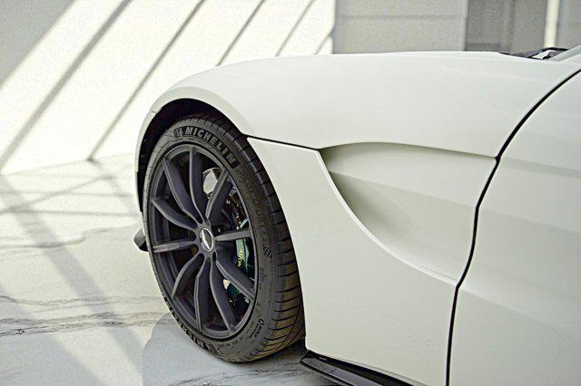 Photo of 2019 Stratus White Aston Martin Vantage