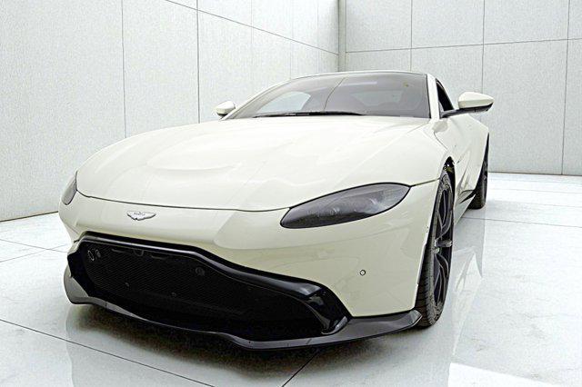 Photo of 2019 Stratus White Aston Martin Vantage