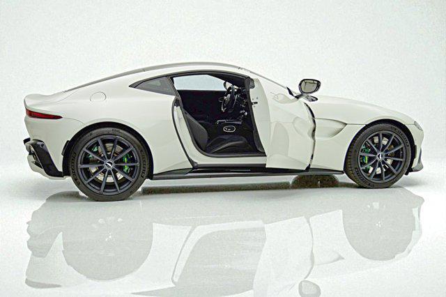 Photo of 2019 Stratus White Aston Martin Vantage